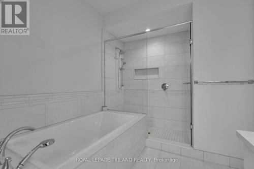 49 - 1710 Ironwood Road, London, ON - Indoor Photo Showing Bathroom