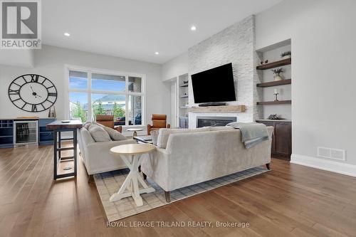 49 - 1710 Ironwood Road, London, ON - Indoor Photo Showing Living Room With Fireplace