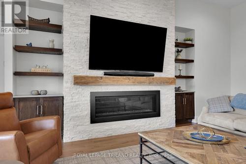 49 - 1710 Ironwood Road, London, ON - Indoor Photo Showing Living Room With Fireplace