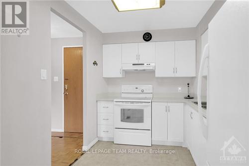 301 - 2871 Richmond Road, Ottawa, ON - Indoor Photo Showing Kitchen