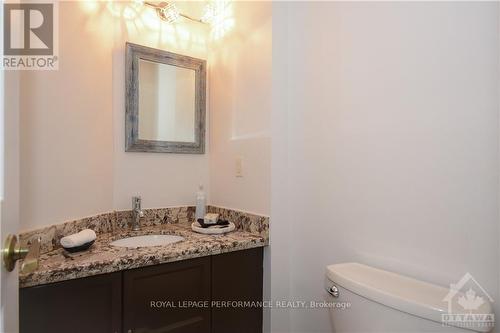 32 Buckingham Pvt, Ottawa, ON - Indoor Photo Showing Bathroom