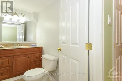 32 Buckingham Pvt, Ottawa, ON - Indoor Photo Showing Bathroom