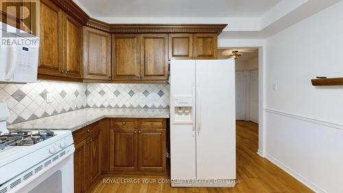 206 Carrick Avenue, Georgina, ON - Indoor Photo Showing Kitchen