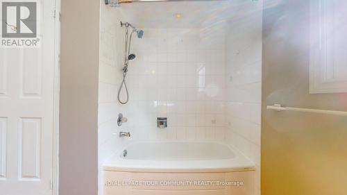 206 Carrick Avenue, Georgina, ON - Indoor Photo Showing Bathroom