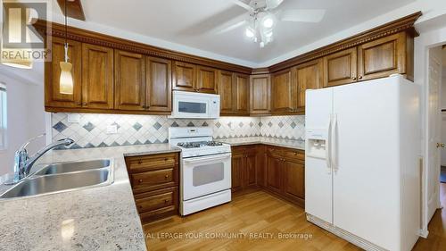 206 Carrick Avenue, Georgina, ON - Indoor Photo Showing Kitchen With Double Sink