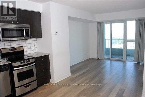 2512 - 275 Yorkland Road, Toronto, ON - Indoor Photo Showing Kitchen