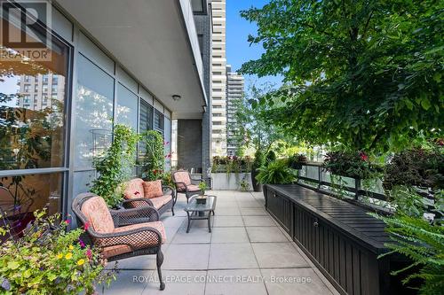 108 - 65 Oneida Crescent, Richmond Hill, ON - Outdoor