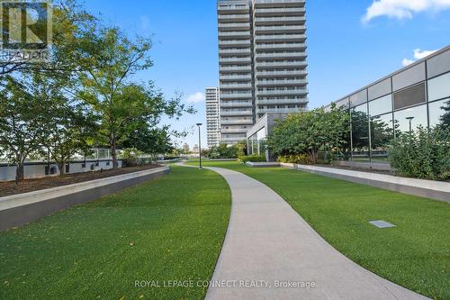 108 - 65 Oneida Crescent, Richmond Hill, ON - Outdoor