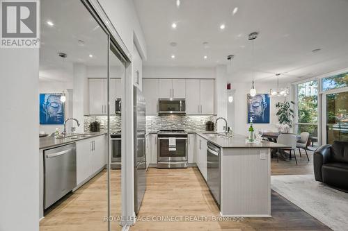 108 - 65 Oneida Crescent, Richmond Hill, ON - Indoor Photo Showing Kitchen With Stainless Steel Kitchen With Upgraded Kitchen