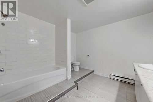 8 - 12 Wesleyan Street, Halton Hills, ON - Indoor Photo Showing Bathroom