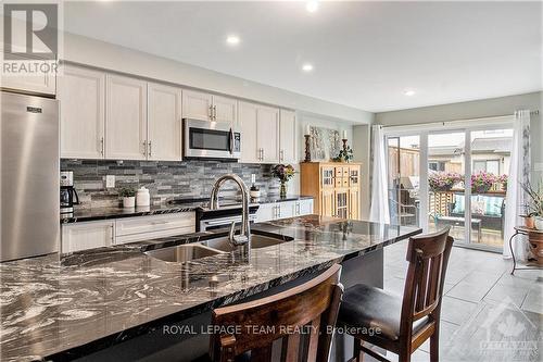 212 Purchase Crescent, Ottawa, ON - Indoor Photo Showing Kitchen With Double Sink With Upgraded Kitchen