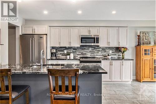 212 Purchase Crescent, Ottawa, ON - Indoor Photo Showing Kitchen With Double Sink With Upgraded Kitchen