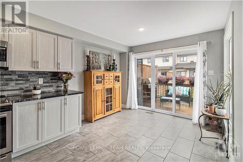 212 Purchase Crescent, Ottawa, ON - Indoor Photo Showing Kitchen