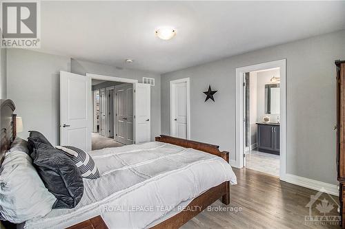 212 Purchase Crescent, Ottawa, ON - Indoor Photo Showing Bedroom