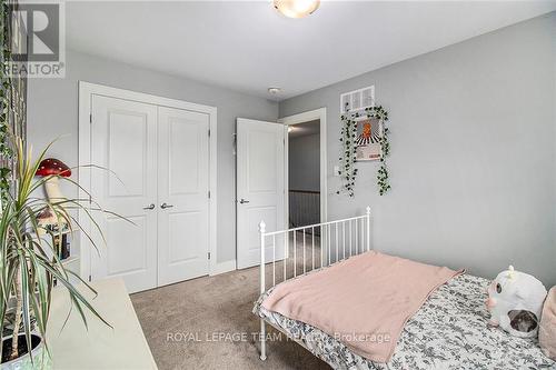 212 Purchase Crescent, Ottawa, ON - Indoor Photo Showing Bedroom