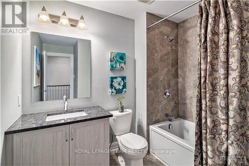 212 Purchase Crescent, Ottawa, ON - Indoor Photo Showing Bathroom