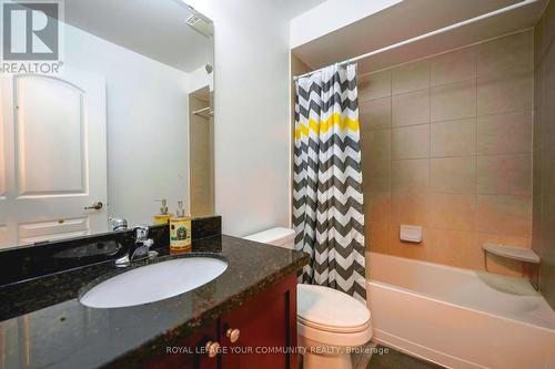 11 - 9205 Bathurst Street, Richmond Hill, ON - Indoor Photo Showing Bathroom