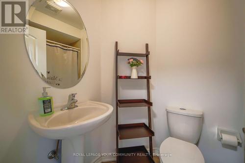 11 - 9205 Bathurst Street, Richmond Hill, ON - Indoor Photo Showing Bathroom