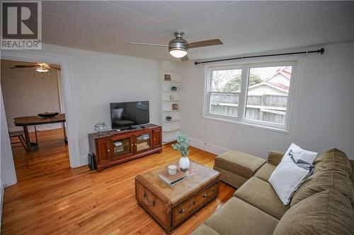 46 William Street, Brockville, ON - Indoor Photo Showing Living Room