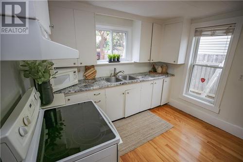 46 William Street, Brockville (810 - Brockville), ON - Indoor Photo Showing Kitchen With Double Sink