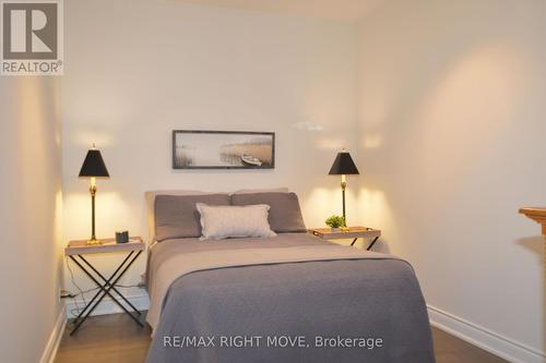 Ph605 - 80 Orchard Point Road, Orillia, ON - Indoor Photo Showing Bedroom