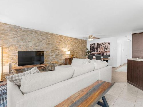 Salon - 2749 Av. Chauveau, Québec (Les Rivières), QC - Indoor Photo Showing Living Room With Fireplace