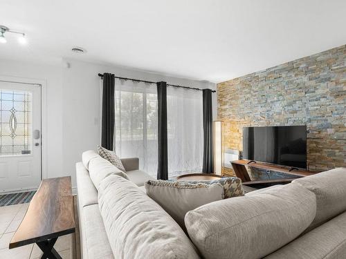 Salon - 2749 Av. Chauveau, Québec (Les Rivières), QC - Indoor Photo Showing Living Room