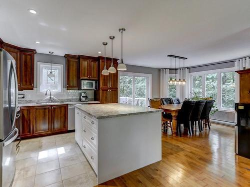 Kitchen - 70 Ch. Du Bouton-D'Or, Sainte-Anne-Des-Lacs, QC - Indoor Photo Showing Kitchen With Upgraded Kitchen