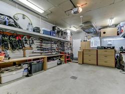 Garage - 