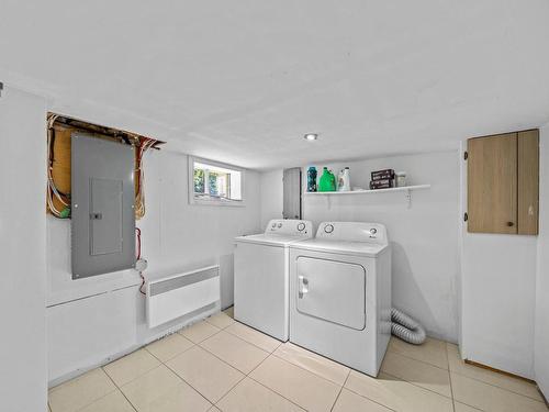 Laundry room - 90 Rue Jean, Drummondville, QC - Indoor Photo Showing Laundry Room