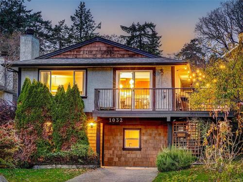 1032 Leeds Pl, Saanich, BC 