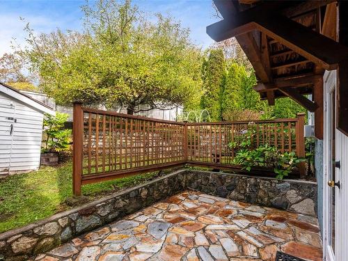 1032 Leeds Pl, Saanich, BC 