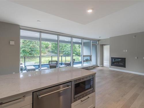 307-3529 Dolphin Dr, Nanoose Bay, BC - Indoor Photo Showing Kitchen