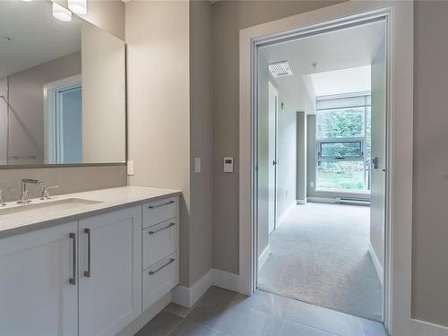 307-3529 Dolphin Dr, Nanoose Bay, BC - Indoor Photo Showing Bathroom