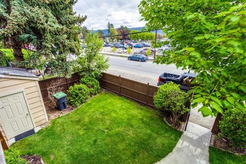 860 Glenwood Avenue, Kelowna, BC - Outdoor