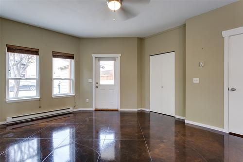 860 Glenwood Avenue, Kelowna, BC - Indoor Photo Showing Other Room