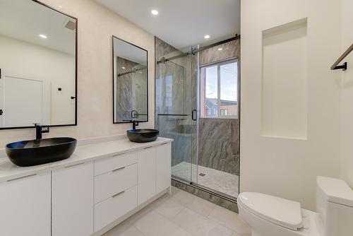 5084 Twinflower Crescent, Kelowna, BC - Indoor Photo Showing Bathroom