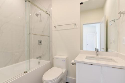 5084 Twinflower Crescent, Kelowna, BC - Indoor Photo Showing Bathroom