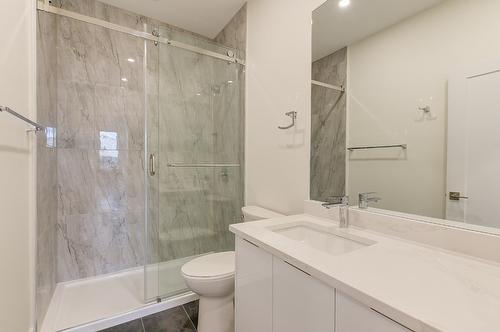 5084 Twinflower Crescent, Kelowna, BC - Indoor Photo Showing Bathroom