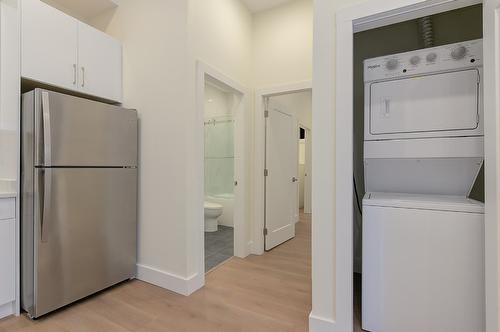 5084 Twinflower Crescent, Kelowna, BC - Indoor Photo Showing Laundry Room