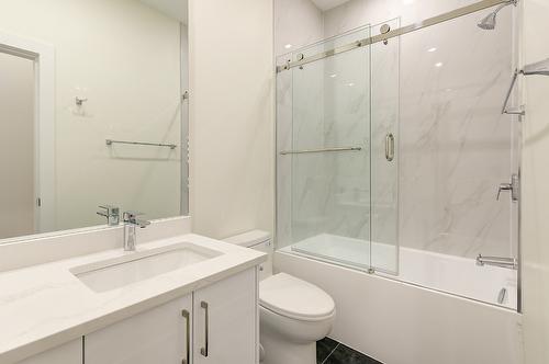 5084 Twinflower Crescent, Kelowna, BC - Indoor Photo Showing Bathroom