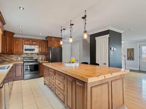 Kitchen - 73 Rue Donaldson, Shannon, QC - Indoor Photo Showing Kitchen With Upgraded Kitchen