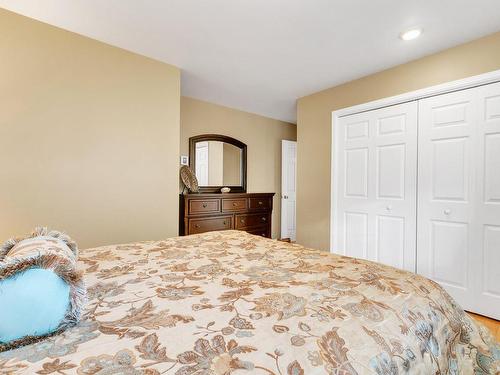 Master bedroom - 2087 Ch. Lakeshore, Clarenceville, QC - Indoor Photo Showing Bedroom