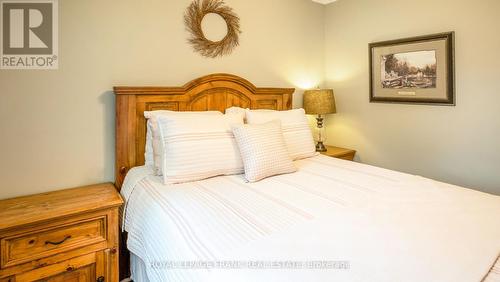 6 Ellard Court, Kawartha Lakes (Bobcaygeon), ON - Indoor Photo Showing Bedroom