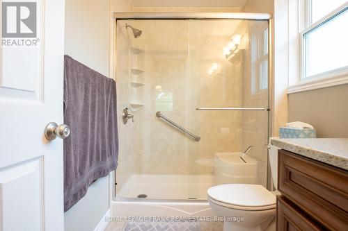 6 Ellard Court, Kawartha Lakes (Bobcaygeon), ON - Indoor Photo Showing Bathroom