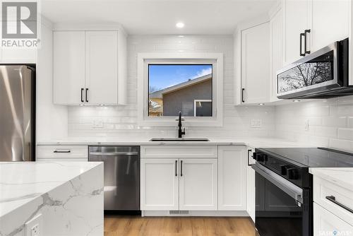 4206 Pasqua Street, Regina, SK - Indoor Photo Showing Kitchen With Stainless Steel Kitchen With Upgraded Kitchen