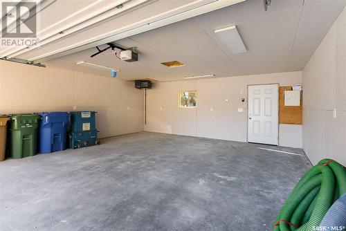 4206 Pasqua Street, Regina, SK - Indoor Photo Showing Garage