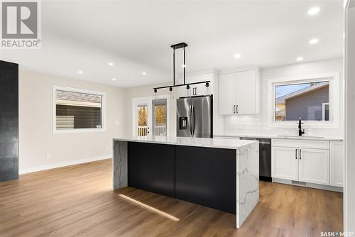 4206 Pasqua Street, Regina, SK - Indoor Photo Showing Kitchen With Upgraded Kitchen