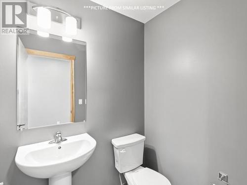 16 Flora Avenue, Whitehorse, YT - Indoor Photo Showing Bathroom