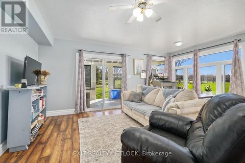 3551 Shelter Valley Road, Alnwick/Haldimand (Grafton), ON - Indoor Photo Showing Living Room